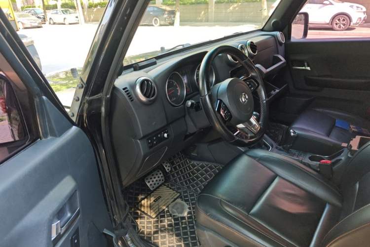 Used BAIC Off-Road BJ40 2016 40L 2.3T Automatic All-Wheel Drive Premium Edition Interior 3