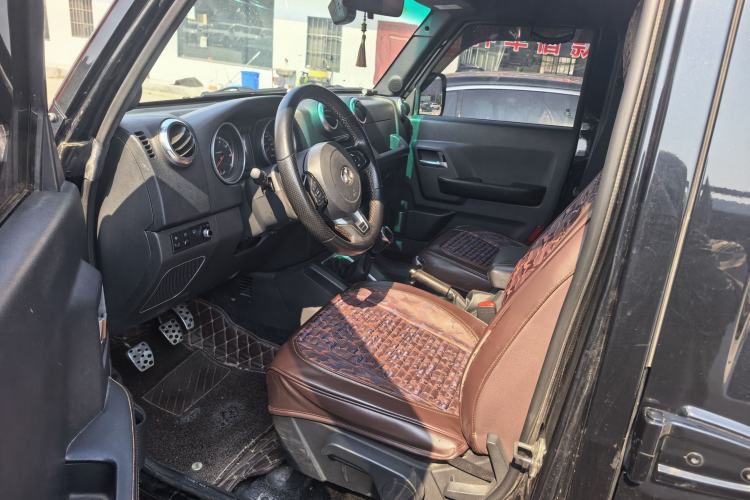 Used BAIC Off-Road BJ40 2016 40L 2.0T Manual All-Wheel Drive Prestige Edition Interior 3