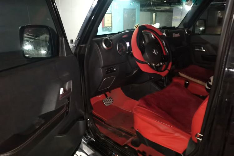 Used BAIC Off-Road BJ40 2016 40L 2.3T Automatic All-Wheel Drive Premium Edition Interior 3