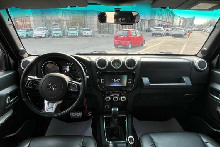 Used BAIC Off-Road BJ40 2016 40L 2.3T Automatic All-Wheel Drive Premium Edition Interior 6