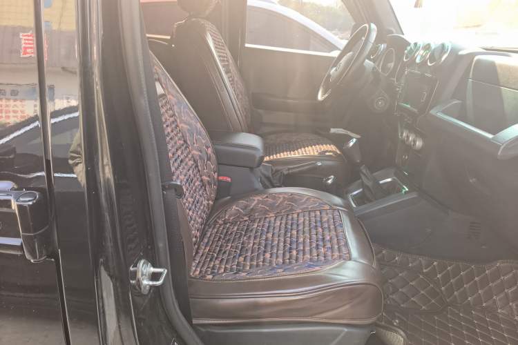 Used BAIC Off-Road BJ40 2016 40L 2.0T Manual All-Wheel Drive Prestige Edition Interior 6