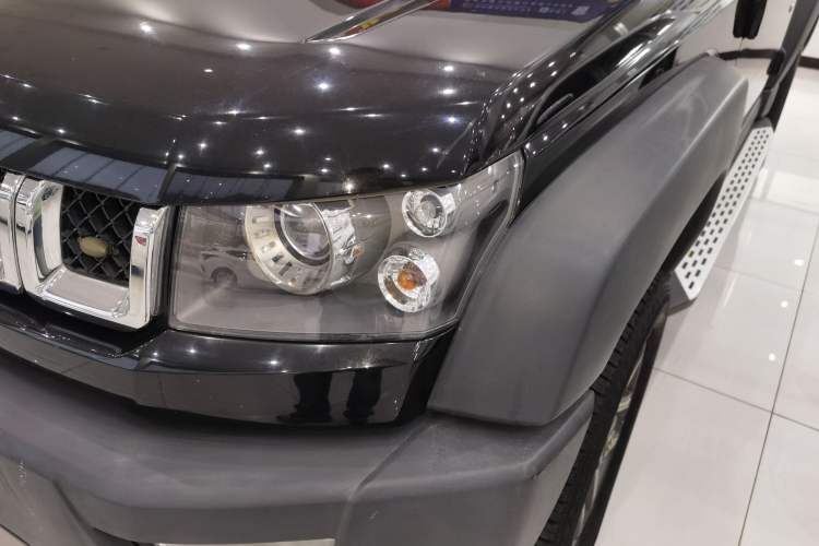 Used BAIC Off-Road BJ40 2016 40L 2.3T Automatic All-Wheel Drive Premium Edition Left Front Headlight