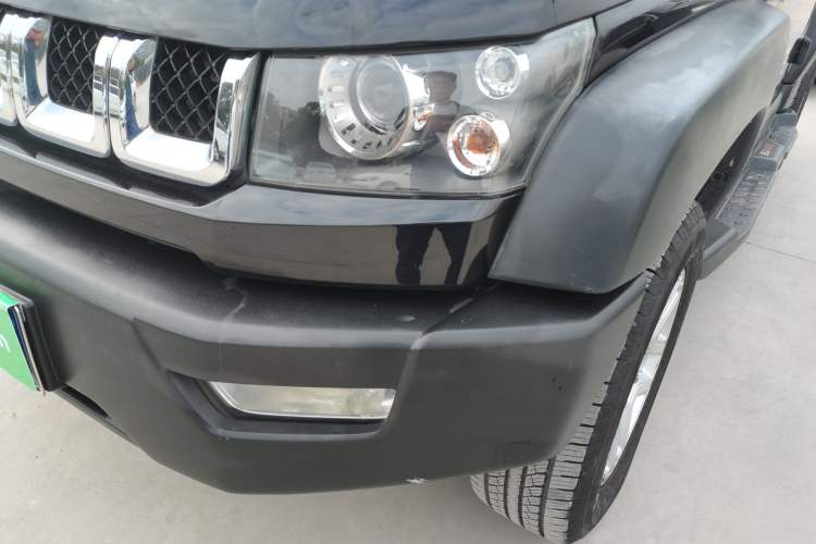 Used BAIC Off-Road BJ40 2016 40L 2.3T Automatic Two-Wheel Drive Prestige Edition Left Front Headlight