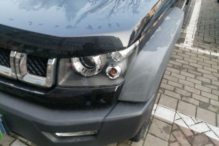 Used BAIC Off-Road BJ40 2016 40L 2.3T Automatic Two-Wheel Drive Prestige Edition Left Front Headlight
