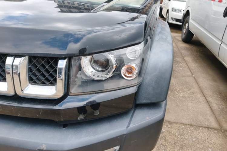Used BAIC Off-Road BJ40 2016 40L 2.3T Automatic All-Wheel Drive Premium Edition Left Front Headlight