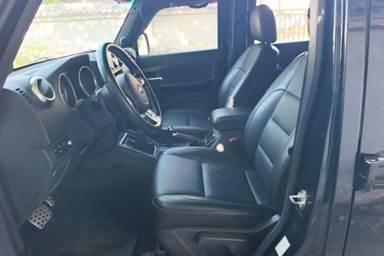 Used BAIC Off-Road BJ40 2016 40L 2.3T Automatic All-Wheel Drive Premium Edition Left Front Seat