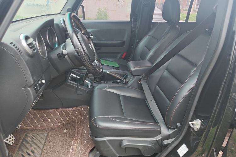 Used BAIC Off-Road BJ40 2016 40L 2.0T Manual All-Wheel Drive Prestige Edition Left Front Seat