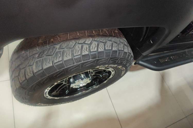 Used BAIC Off-Road BJ40 2016 40L 2.3T Automatic All-Wheel Drive Premium Edition Left Front Wheel Hub