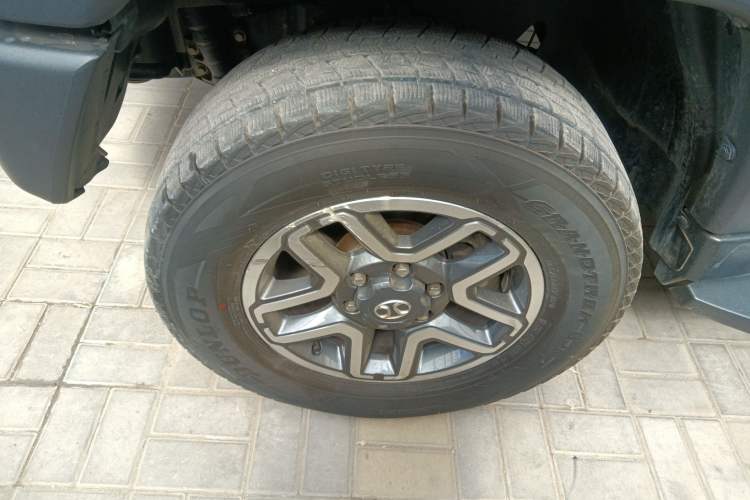 Used BAIC Off-Road BJ40 2016 40L 2.3T Automatic All-Wheel Drive Premium Edition Left Front Wheel Hub