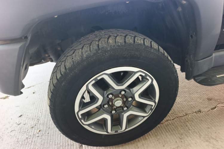 Used BAIC Off-Road BJ40 2016 40L 2.3T Automatic All-Wheel Drive Premium Edition Left Front Wheel Hub