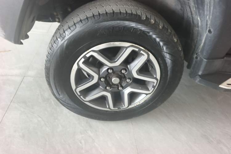 Used BAIC Off-Road BJ40 2016 40L 2.3T Automatic All-Wheel Drive Premium Edition Left Front Wheel Hub