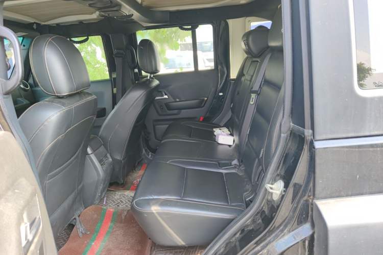 Used BAIC Off-Road BJ40 2016 40L 2.0T Manual All-Wheel Drive Prestige Edition Left Rear Seat