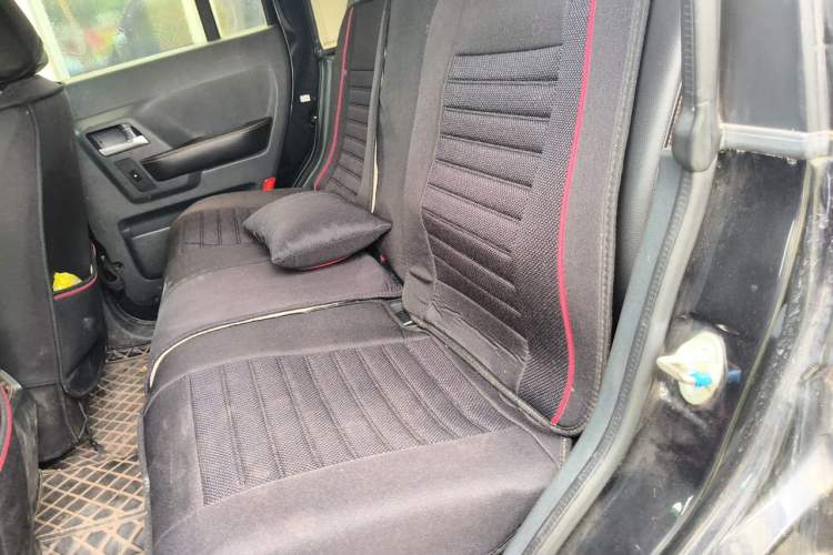 Used BAIC Off-Road BJ40 2016 40L 2.0T Manual All-Wheel Drive Prestige Edition Left Rear Seat
