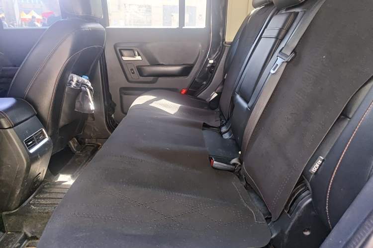 Used BAIC Off-Road BJ40 2016 40L 2.3T Automatic All-Wheel Drive Premium Edition Left Rear Seat