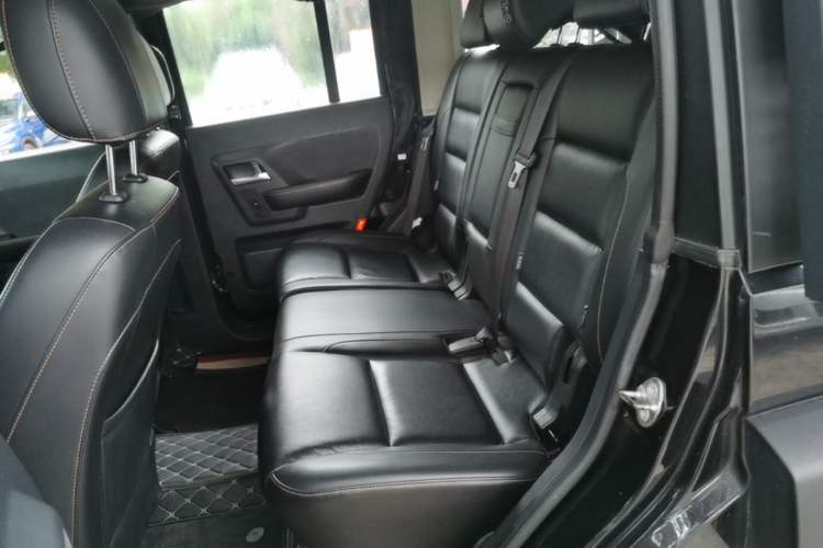 Used BAIC Off-Road BJ40 2016 40L 2.3T Automatic Two-Wheel Drive Prestige Edition Left Rear Seat