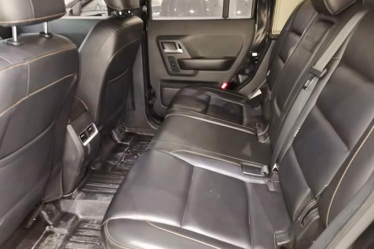 Used BAIC Off-Road BJ40 2016 40L 2.3T Automatic All-Wheel Drive Premium Edition Left Rear Seat