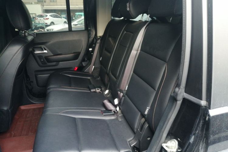 Used BAIC Off-Road BJ40 2016 40L 2.3T Automatic Two-Wheel Drive Prestige Edition Left Rear Seat
