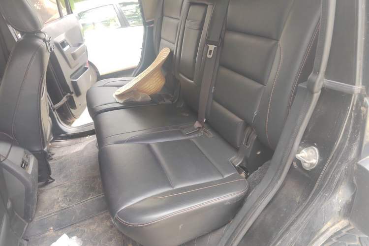 Used BAIC Off-Road BJ40 2016 2.0T Manual Four-Wheel Drive Prestige Edition Left Rear Seat
