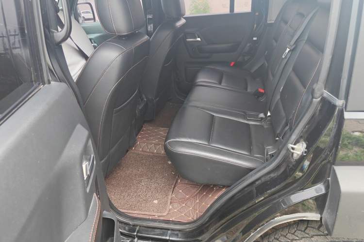 Used BAIC Off-Road BJ40 2016 40L 2.0T Manual All-Wheel Drive Prestige Edition Left Rear Seat