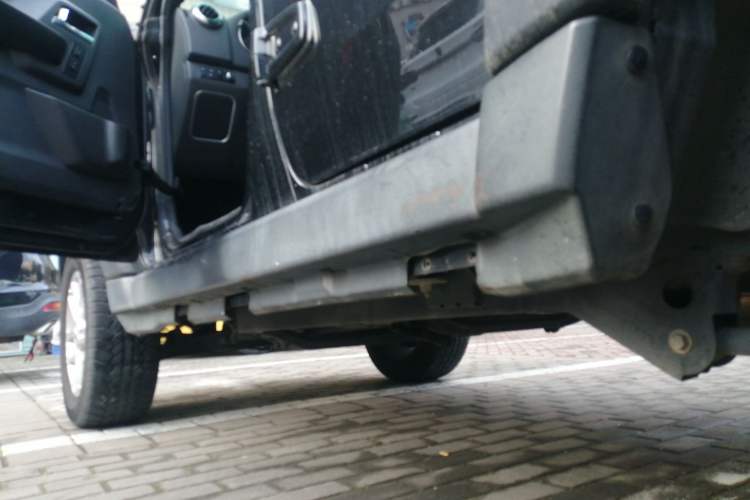 Used BAIC Off-Road BJ40 2016 40L 2.3T Automatic Two-Wheel Drive Prestige Edition Left Side Sill
