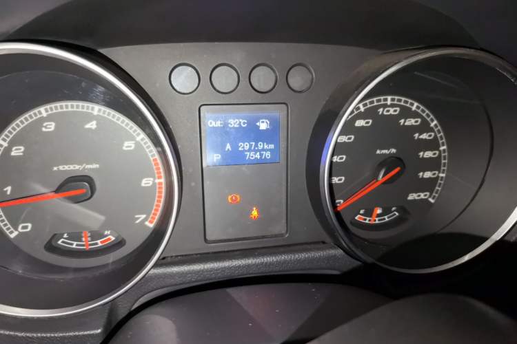 Used BAIC Off-Road BJ40 2016 40L 2.3T Automatic All-Wheel Drive Premium Edition Odometer Close Up