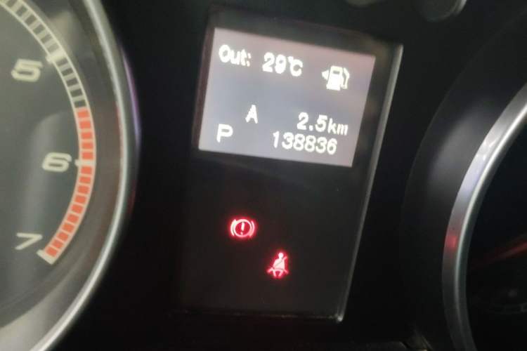 Used BAIC Off-Road BJ40 2016 2.3T Automatic Four-Wheel Drive Premium Edition Odometer Close Up