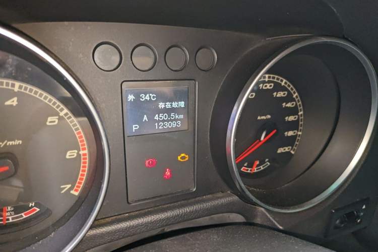 Used BAIC Off-Road BJ40 2016 40L 2.3T Automatic All-Wheel Drive Premium Edition Odometer Close Up