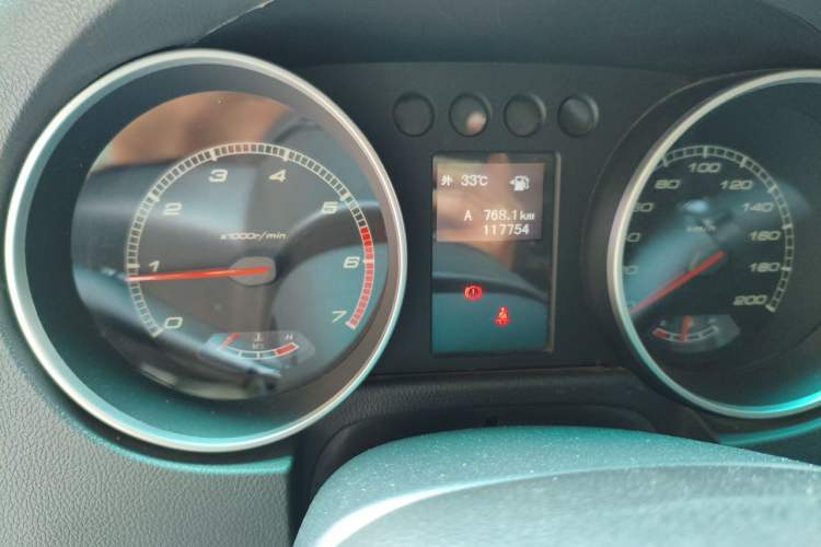 Used BAIC Off-Road BJ40 2016 40L 2.0T Manual All-Wheel Drive Prestige Edition Odometer Close Up