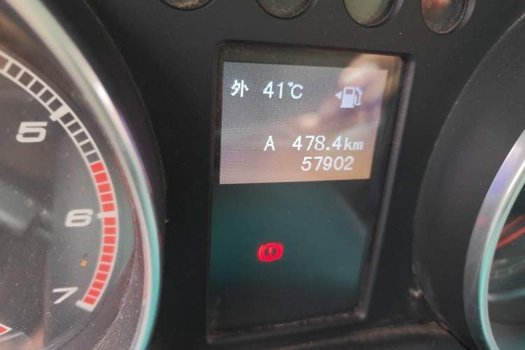 Used BAIC Off-Road BJ40 2016 40L 2.0T Manual All-Wheel Drive Prestige Edition Odometer Close Up