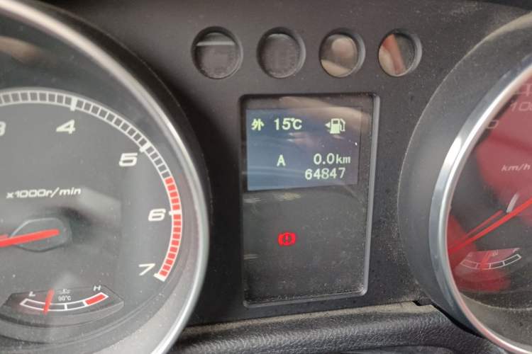 Used BAIC Off-Road BJ40 2016 40L 2.0T Manual Two-Wheel Drive Luxury Edition Odometer Close Up