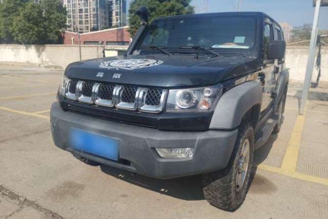 Used BAIC Off-Road BJ40 2016 40L 2.0T Manual Two-Wheel Drive Luxury Edition