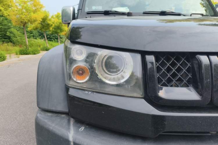 Used BAIC Off-Road BJ40 2016 40L 2.3T Automatic All-Wheel Drive Premium Edition Right Front Headlight