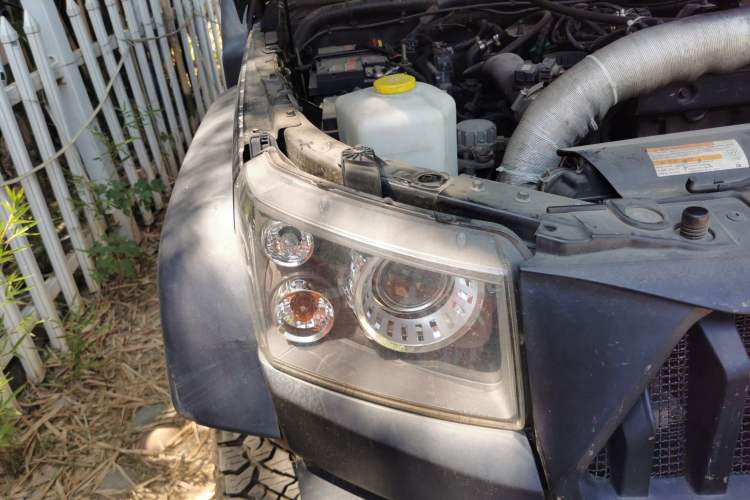 Used BAIC Off-Road BJ40 2016 40L 2.3T Automatic All-Wheel Drive Premium Edition Right Front Headlight