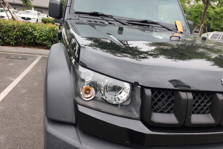 Used BAIC Off-Road BJ40 2016 40L 2.3T Automatic All-Wheel Drive Premium Edition Right Front Headlight
