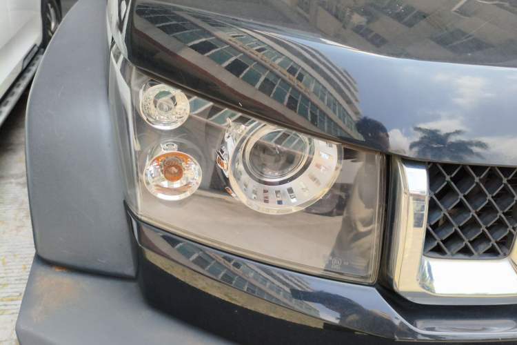 Used BAIC Off-Road BJ40 2016 40L 2.0T Manual All-Wheel Drive Prestige Edition Right Front Headlight