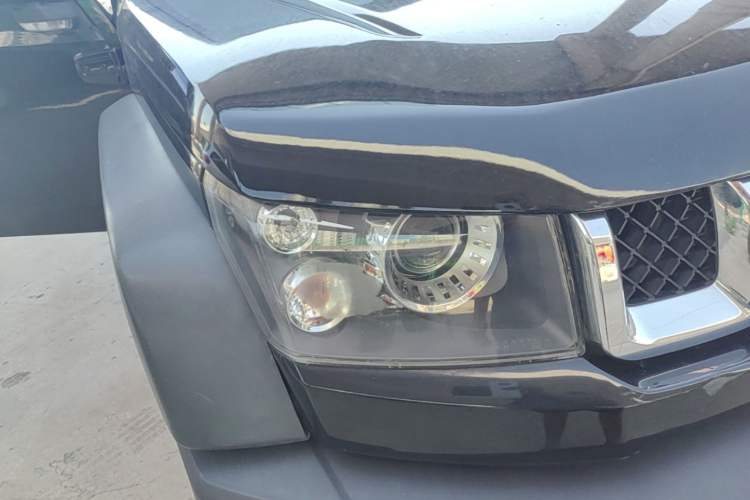 Used BAIC Off-Road BJ40 2016 40L 2.3T Automatic All-Wheel Drive Premium Edition Right Front Headlight