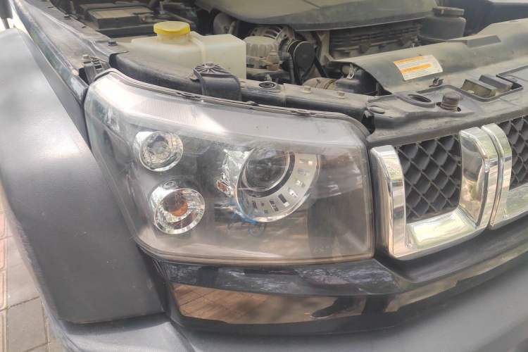 Used BAIC Off-Road BJ40 2016 2.0T Manual Four-Wheel Drive Prestige Edition Right Front Headlight