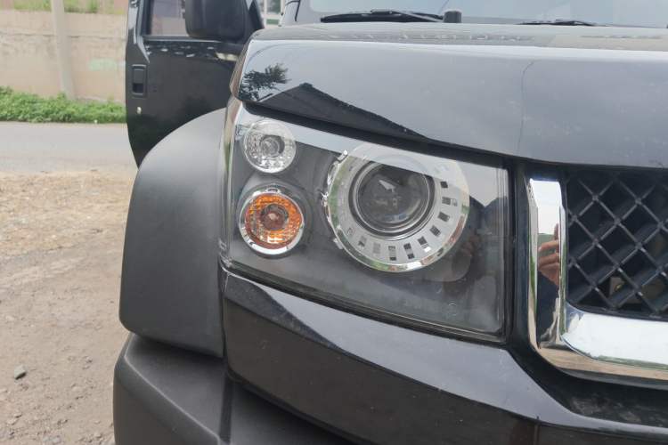 Used BAIC Off-Road BJ40 2016 40L 2.0T Manual All-Wheel Drive Prestige Edition Right Front Headlight