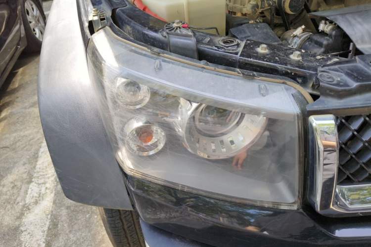 Used BAIC Off-Road BJ40 2016 40L 2.3T Automatic All-Wheel Drive Premium Edition Right Front Headlight