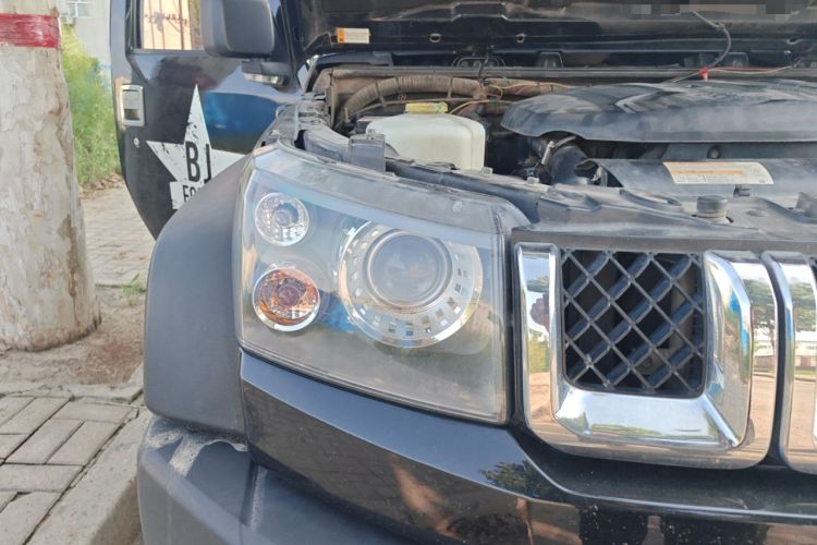 Used BAIC Off-Road BJ40 2016 40L 2.0T Manual All-Wheel Drive Prestige Edition Right Front Headlight