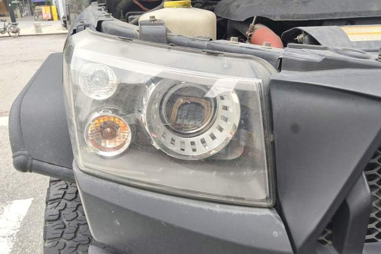 Used BAIC Off-Road BJ40 2016 2.3T Automatic Four-Wheel Drive Premium Edition Right Front Headlight