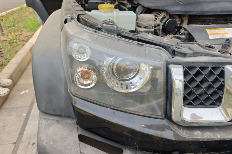 Used BAIC Off-Road BJ40 2016 40L 2.3T Automatic All-Wheel Drive Premium Edition Right Front Headlight
