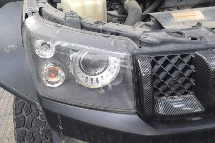 Used BAIC Off-Road BJ40 2016 40L 2.3T Automatic All-Wheel Drive Premium Edition Right Front Headlight