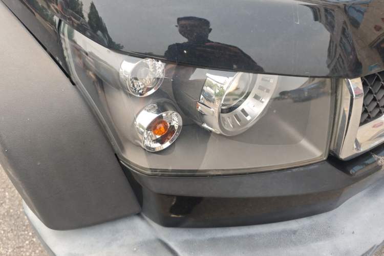 Used BAIC Off-Road BJ40 2016 40L 2.3T Automatic All-Wheel Drive Premium Edition Right Front Headlight