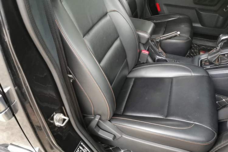 Used BAIC Off-Road BJ40 2016 40L 2.3T Automatic Two-Wheel Drive Prestige Edition Right Front Seat