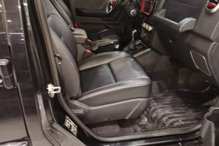 Used BAIC Off-Road BJ40 2016 40L 2.3T Automatic All-Wheel Drive Premium Edition Right Front Seat