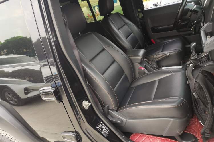 Used BAIC Off-Road BJ40 2016 40L 2.3T Automatic Two-Wheel Drive Prestige Edition Right Front Seat