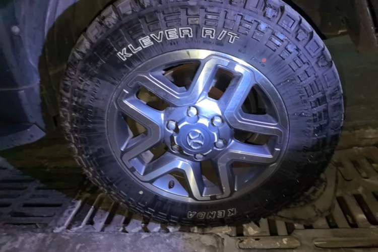 Used BAIC Off-Road BJ40 2016 40L 2.3T Automatic All-Wheel Drive Premium Edition Right Front Wheel Hub