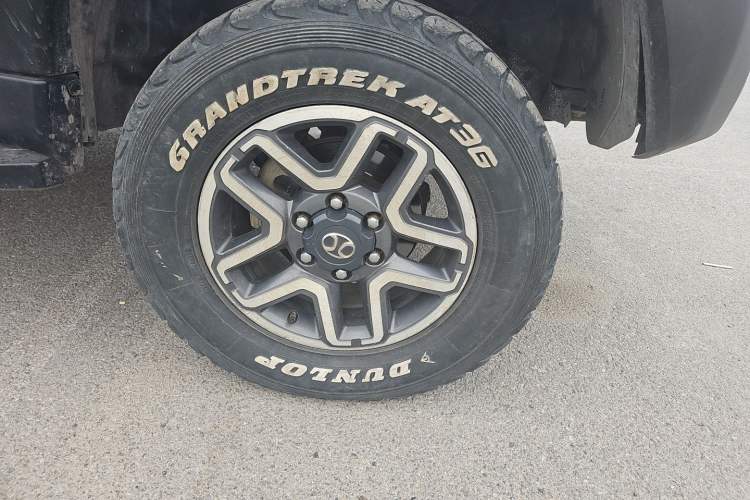 Used BAIC Off-Road BJ40 2016 40L 2.3T Automatic All-Wheel Drive Premium Edition Right Front Wheel Hub
