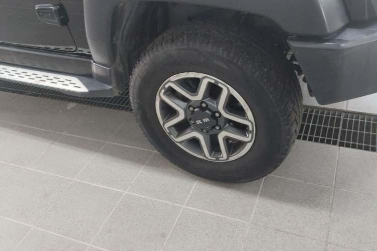 Used BAIC Off-Road BJ40 2016 2.3T Automatic Four-Wheel Drive Premium Edition Right Front Wheel Hub